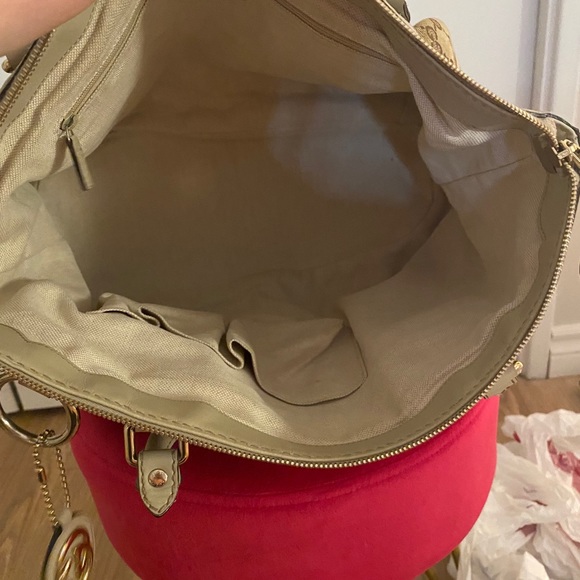 Gucci purse - Picture 5 of 8